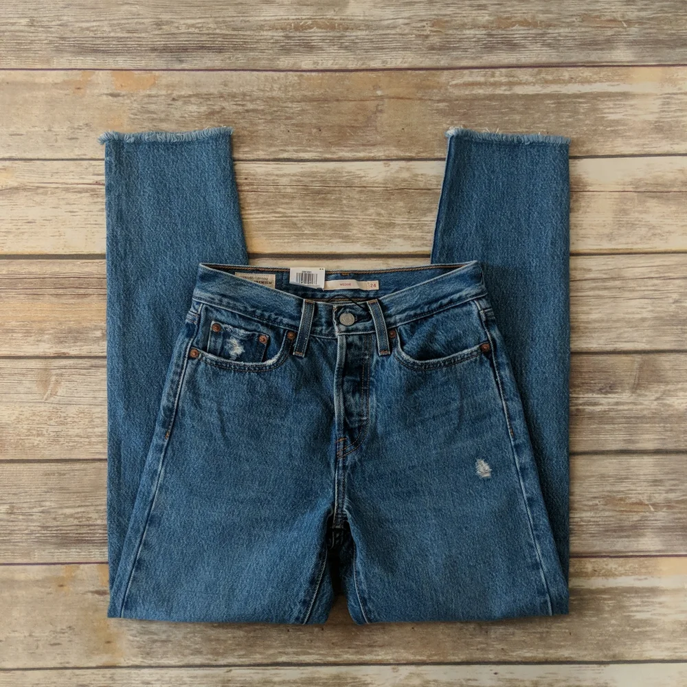 Levi's Wedgie High Rise Women's Jeans - Picture 3 of 9